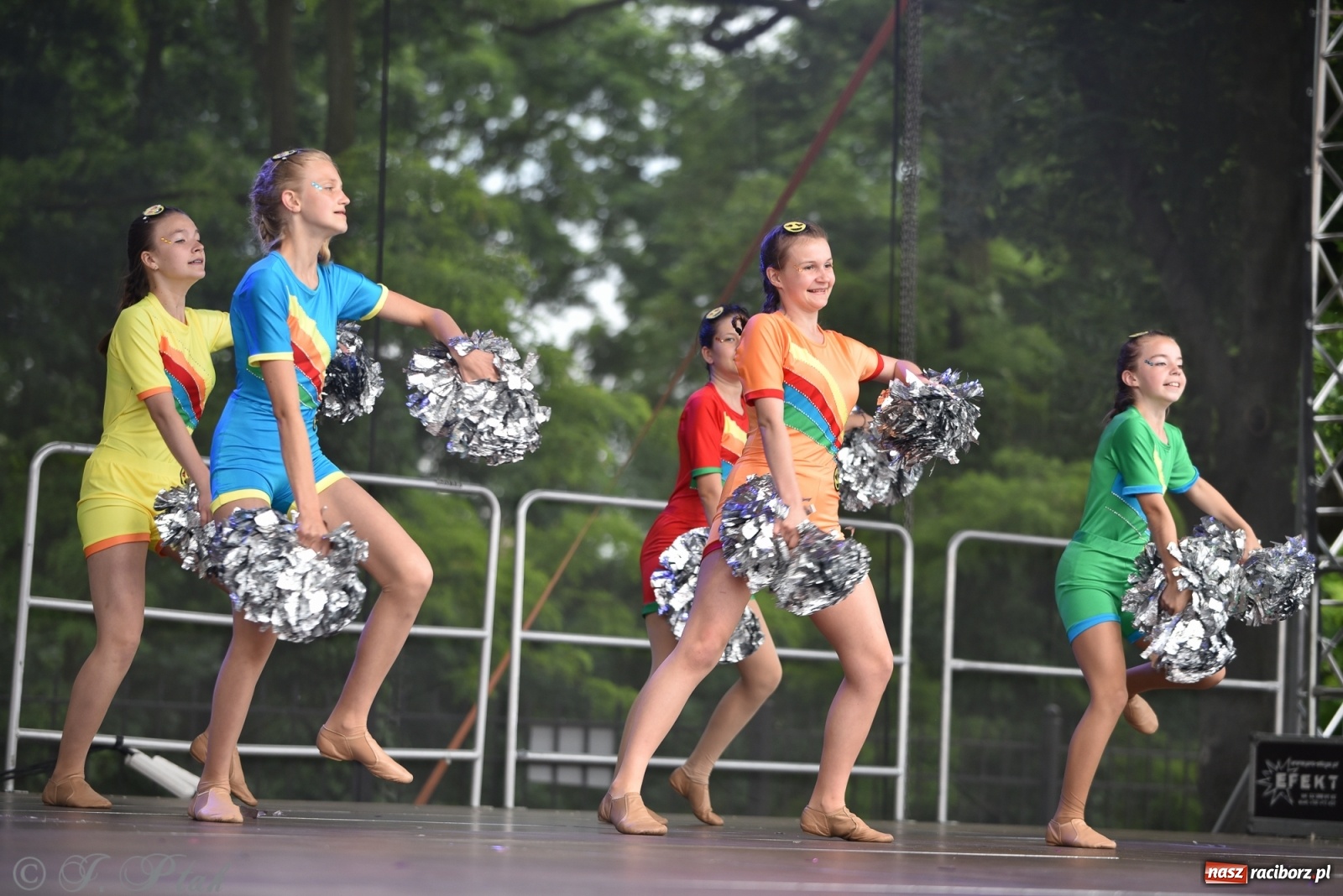 Zdjęcie w galerii na portalu naszraciborz.pl: I Ogólnopolski Mażoretkowy Zawrót Głowy Racibórz 2021 wiadomości z regionu