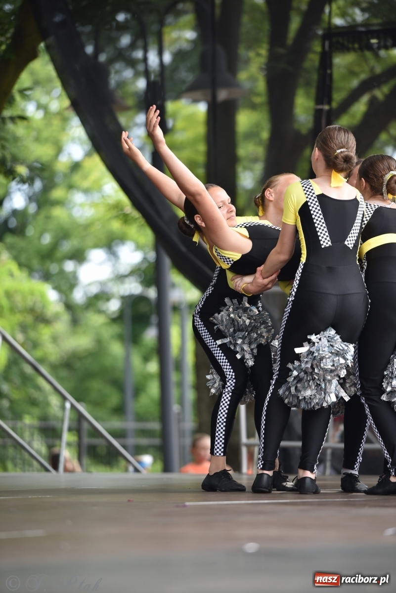 Zdjęcie w galerii na portalu naszraciborz.pl: I Ogólnopolski Mażoretkowy Zawrót Głowy Racibórz 2021 wiadomości z regionu