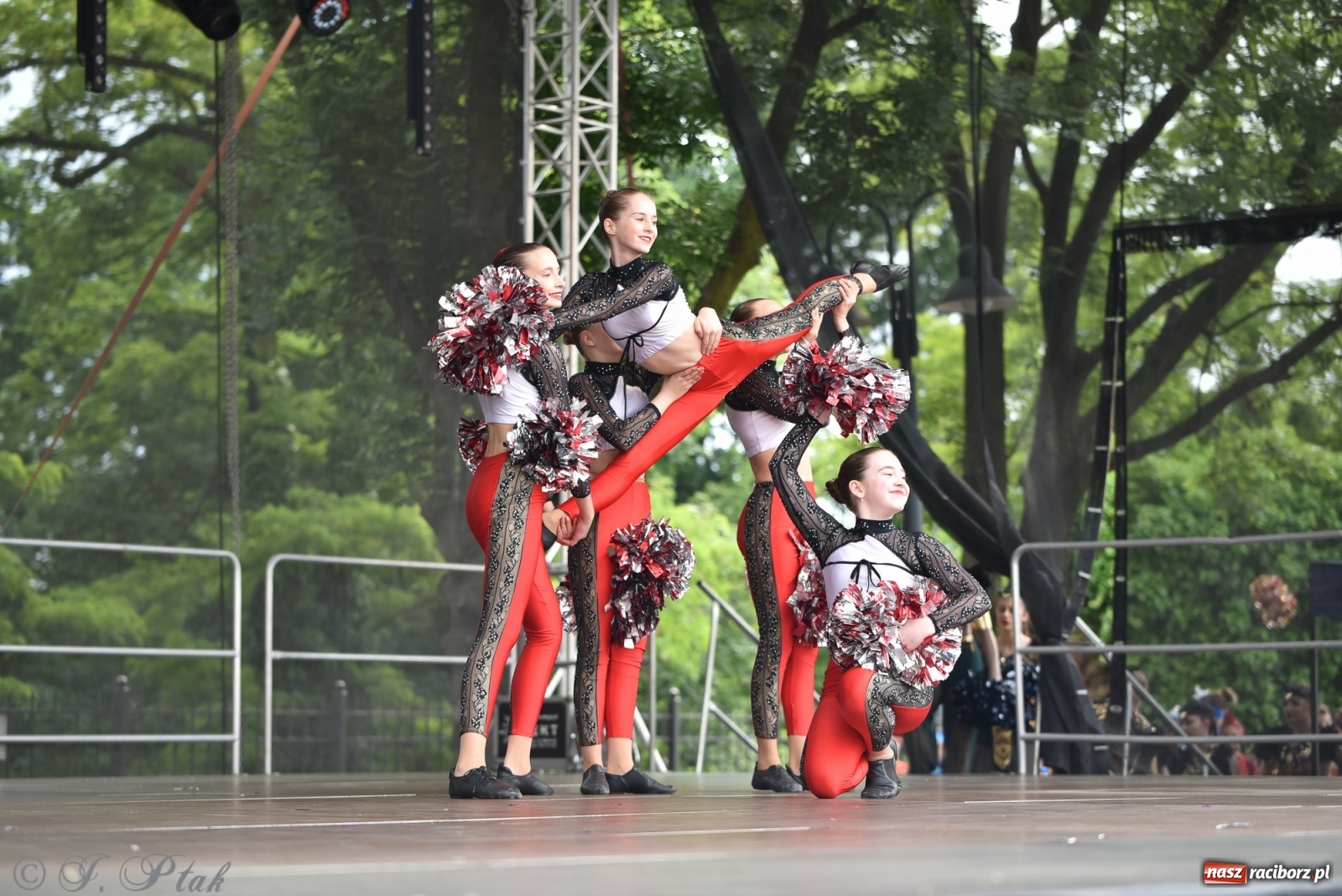 Zdjęcie w galerii na portalu naszraciborz.pl: I Ogólnopolski Mażoretkowy Zawrót Głowy Racibórz 2021 wiadomości z regionu