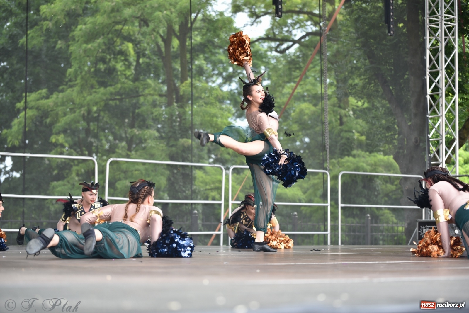 Zdjęcie w galerii na portalu naszraciborz.pl: I Ogólnopolski Mażoretkowy Zawrót Głowy Racibórz 2021 wiadomości z regionu