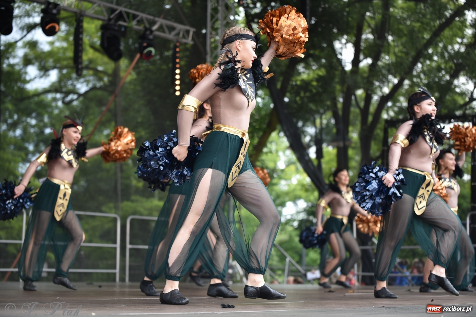 Zdjęcie w galerii na portalu naszraciborz.pl: I Ogólnopolski Mażoretkowy Zawrót Głowy Racibórz 2021 wiadomości z regionu