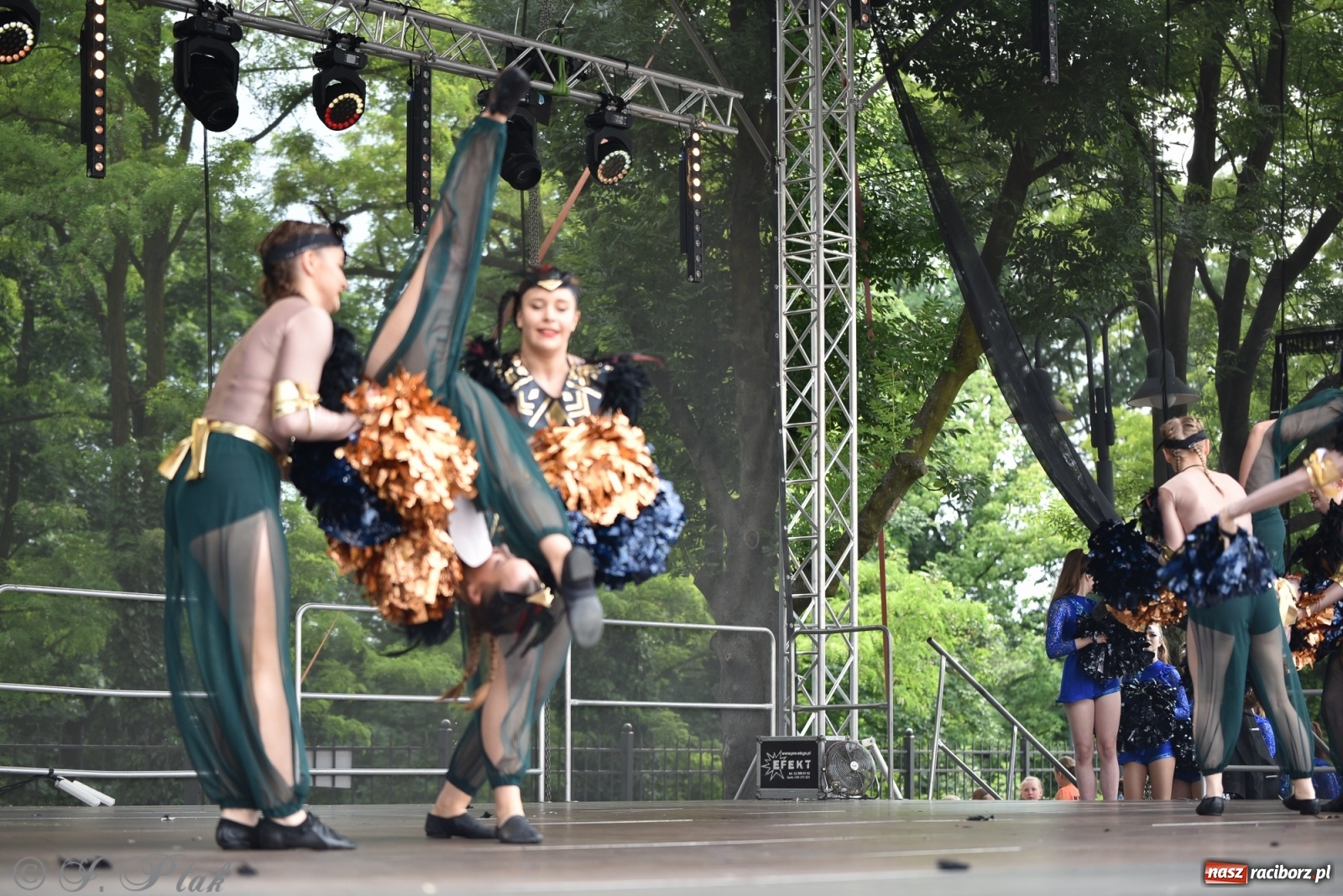 Zdjęcie w galerii na portalu naszraciborz.pl: I Ogólnopolski Mażoretkowy Zawrót Głowy Racibórz 2021 wiadomości z regionu