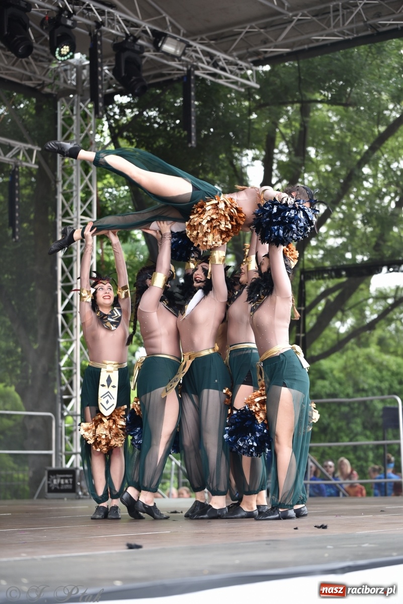 Zdjęcie w galerii na portalu naszraciborz.pl: I Ogólnopolski Mażoretkowy Zawrót Głowy Racibórz 2021 wiadomości z regionu