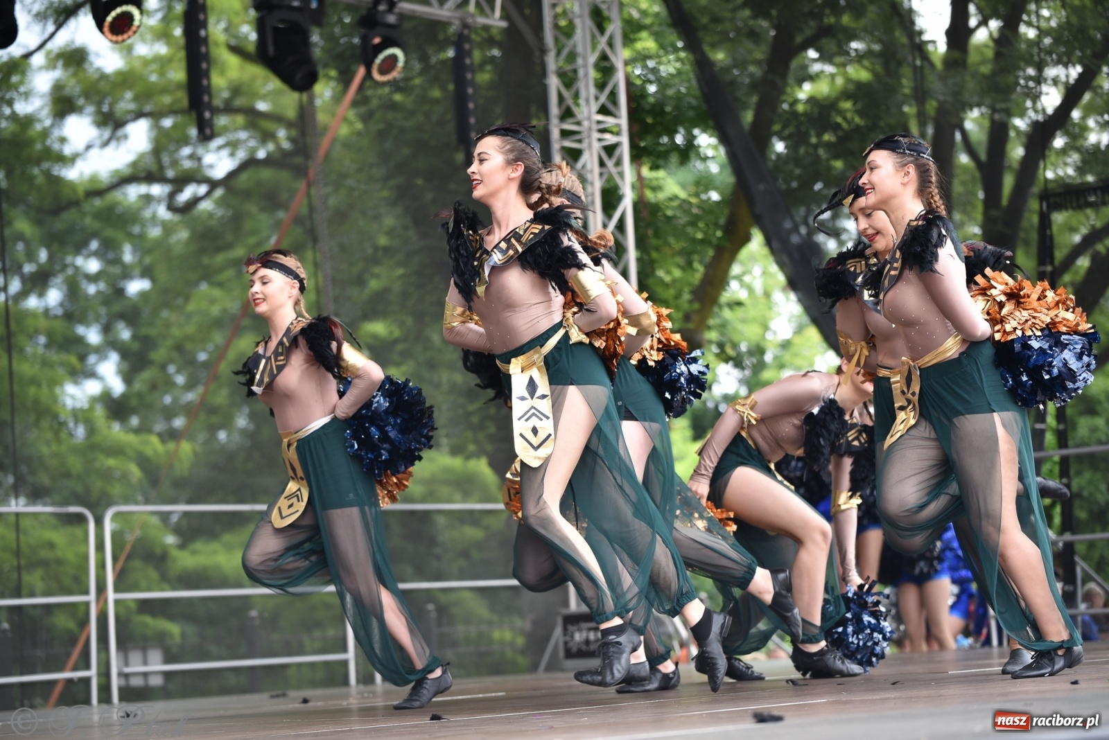 Zdjęcie w galerii na portalu naszraciborz.pl: I Ogólnopolski Mażoretkowy Zawrót Głowy Racibórz 2021 wiadomości z regionu