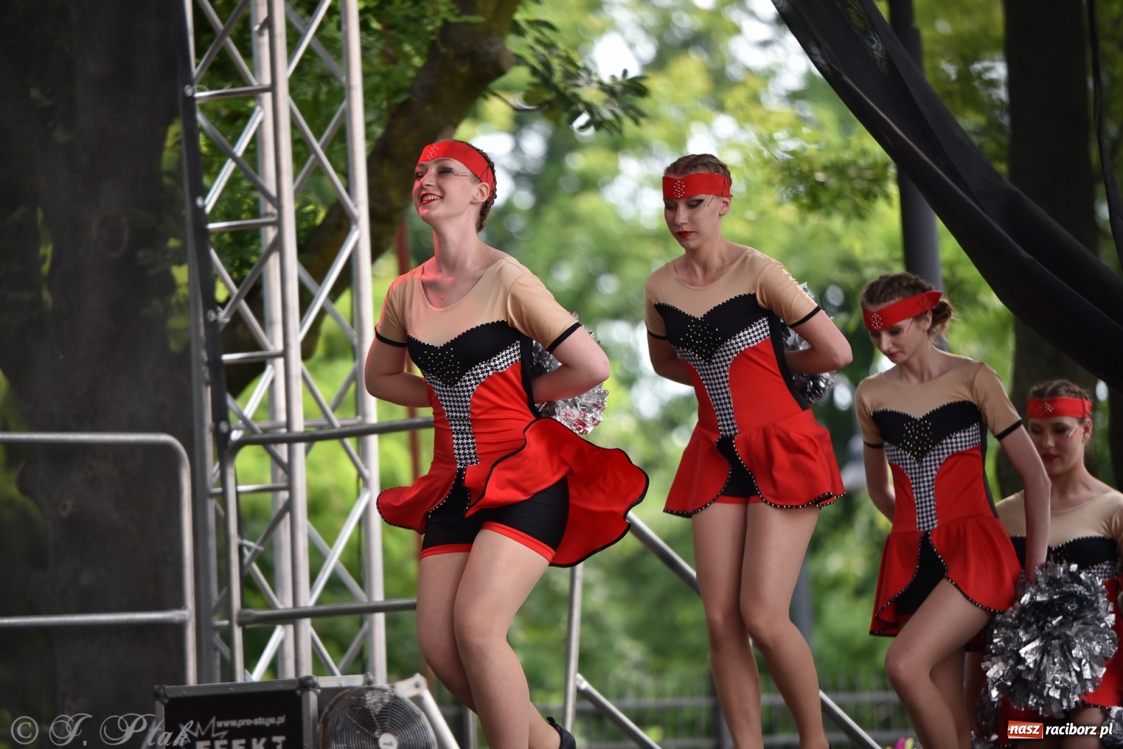 Zdjęcie w galerii na portalu naszraciborz.pl: I Ogólnopolski Mażoretkowy Zawrót Głowy Racibórz 2021 wiadomości z regionu