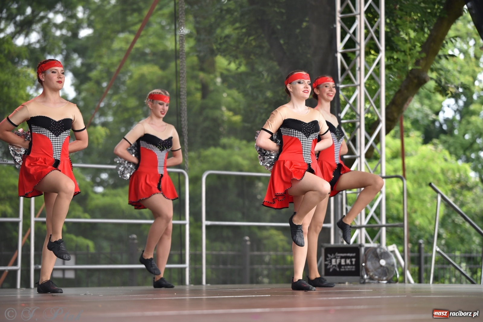 Zdjęcie w galerii na portalu naszraciborz.pl: I Ogólnopolski Mażoretkowy Zawrót Głowy Racibórz 2021 wiadomości z regionu