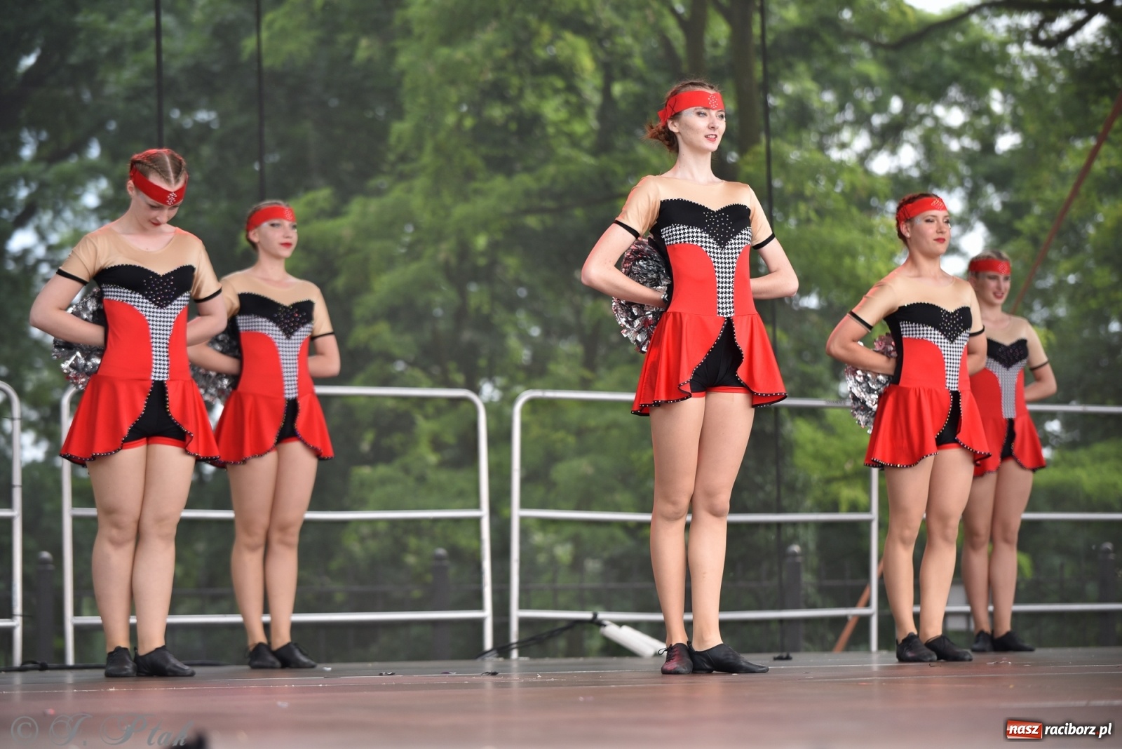 Zdjęcie w galerii na portalu naszraciborz.pl: I Ogólnopolski Mażoretkowy Zawrót Głowy Racibórz 2021 wiadomości z regionu