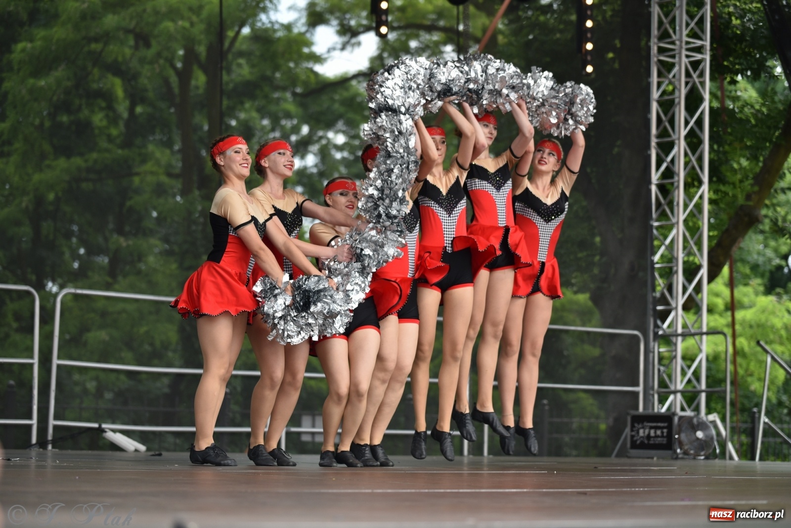 Zdjęcie w galerii na portalu naszraciborz.pl: I Ogólnopolski Mażoretkowy Zawrót Głowy Racibórz 2021 wiadomości z regionu