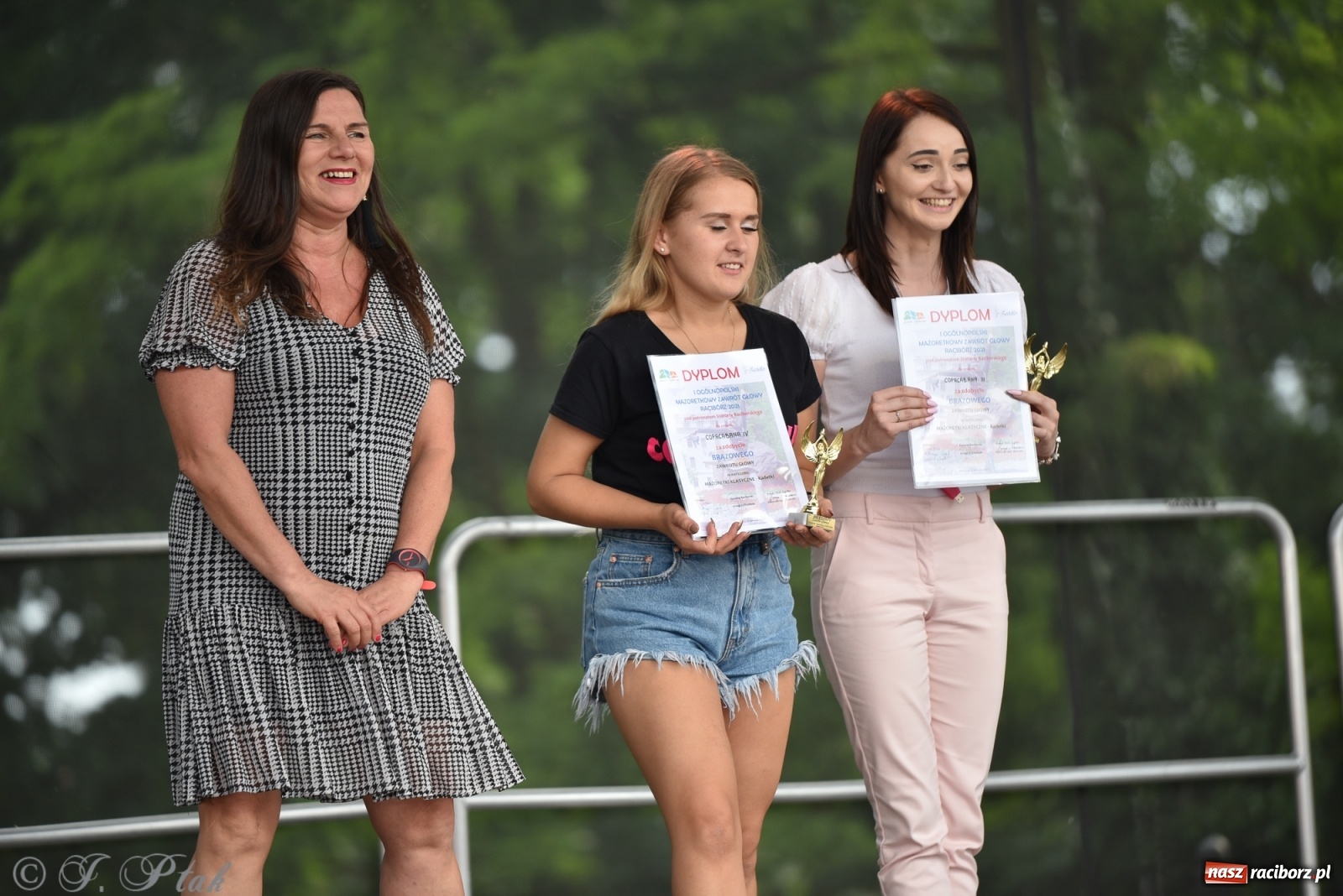 Zdjęcie w galerii na portalu naszraciborz.pl: I Ogólnopolski Mażoretkowy Zawrót Głowy Racibórz 2021 wiadomości z regionu