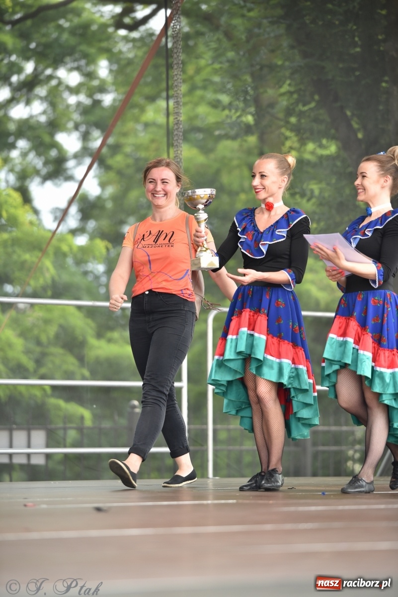 Zdjęcie w galerii na portalu naszraciborz.pl: I Ogólnopolski Mażoretkowy Zawrót Głowy Racibórz 2021 wiadomości z regionu
