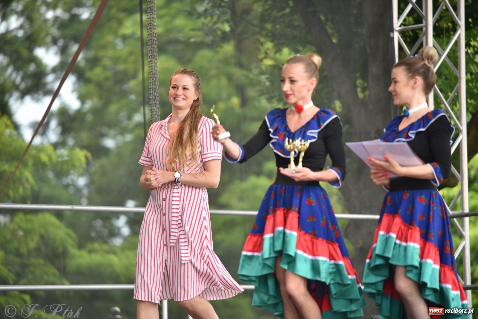 Zdjęcie w galerii na portalu naszraciborz.pl: I Ogólnopolski Mażoretkowy Zawrót Głowy Racibórz 2021 wiadomości z regionu