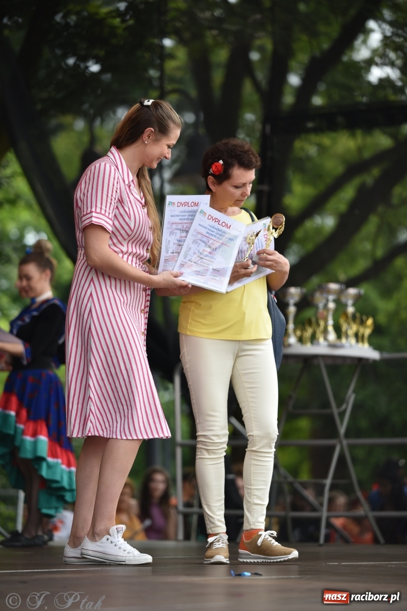 Zdjęcie w galerii na portalu naszraciborz.pl: I Ogólnopolski Mażoretkowy Zawrót Głowy Racibórz 2021 wiadomości z regionu