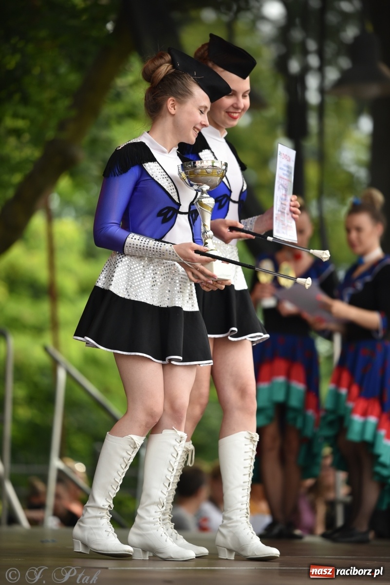 Zdjęcie w galerii na portalu naszraciborz.pl: I Ogólnopolski Mażoretkowy Zawrót Głowy Racibórz 2021 wiadomości z regionu