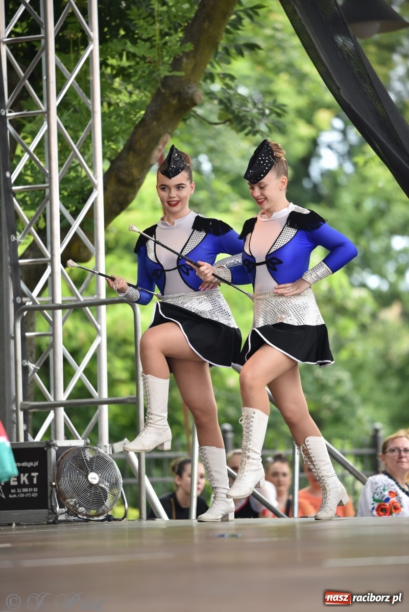 Zdjęcie w galerii na portalu naszraciborz.pl: I Ogólnopolski Mażoretkowy Zawrót Głowy Racibórz 2021 wiadomości z regionu