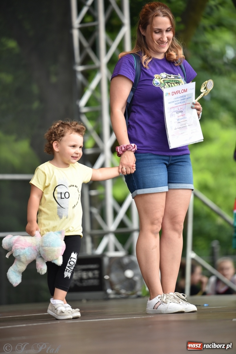 Zdjęcie w galerii na portalu naszraciborz.pl: I Ogólnopolski Mażoretkowy Zawrót Głowy Racibórz 2021 wiadomości z regionu