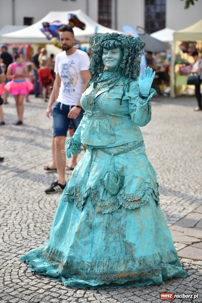 Zdjęcie w galerii na portalu naszraciborz.pl: I Ogólnopolski Mażoretkowy Zawrót Głowy Racibórz 2021 wiadomości z regionu