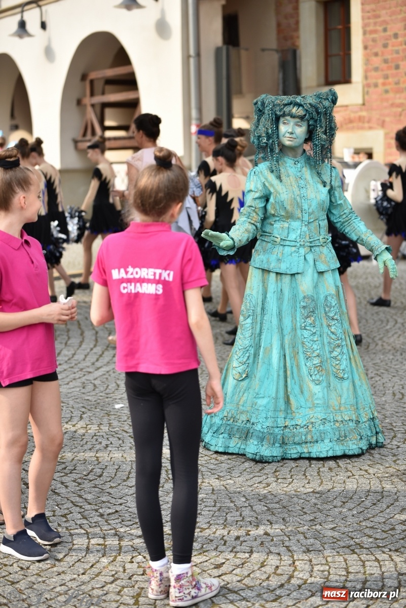 Zdjęcie w galerii na portalu naszraciborz.pl: I Ogólnopolski Mażoretkowy Zawrót Głowy Racibórz 2021 wiadomości z regionu