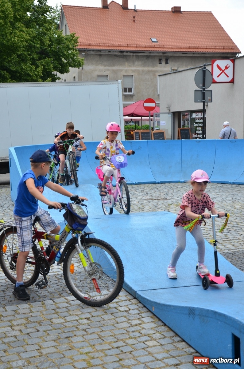Zdjęcie w galerii na portalu naszraciborz.pl: Racibórz kocha rower. Trzecia edycja festiwalu wiadomości z regionu
