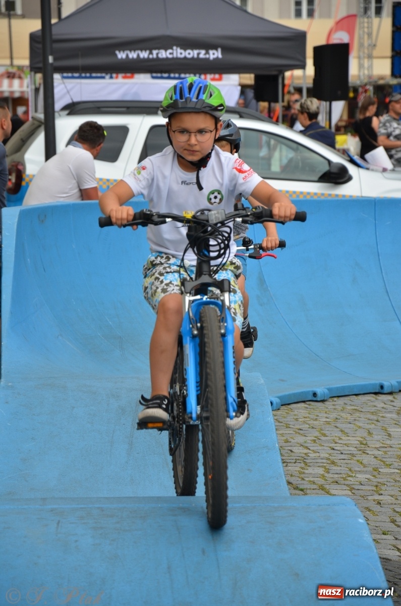 Zdjęcie w galerii na portalu naszraciborz.pl: Racibórz kocha rower. Trzecia edycja festiwalu wiadomości z regionu