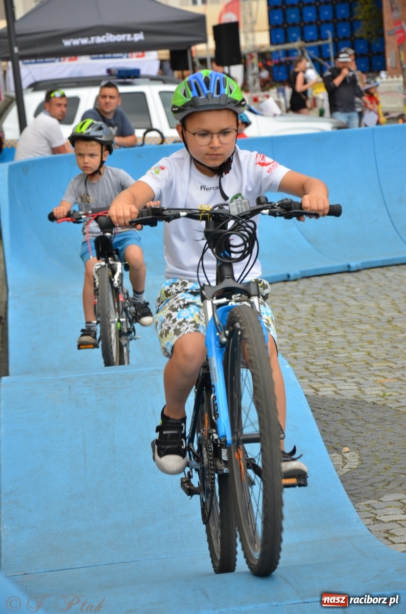 Zdjęcie w galerii na portalu naszraciborz.pl: Racibórz kocha rower. Trzecia edycja festiwalu wiadomości z regionu