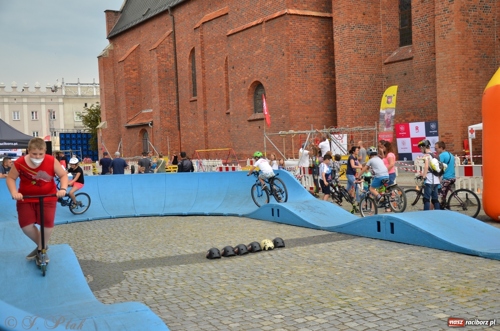 Zdjęcie w galerii na portalu naszraciborz.pl: Racibórz kocha rower. Trzecia edycja festiwalu wiadomości z regionu