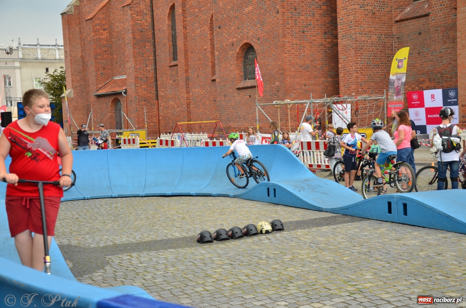 Zdjęcie w galerii na portalu naszraciborz.pl: Racibórz kocha rower. Trzecia edycja festiwalu wiadomości z regionu