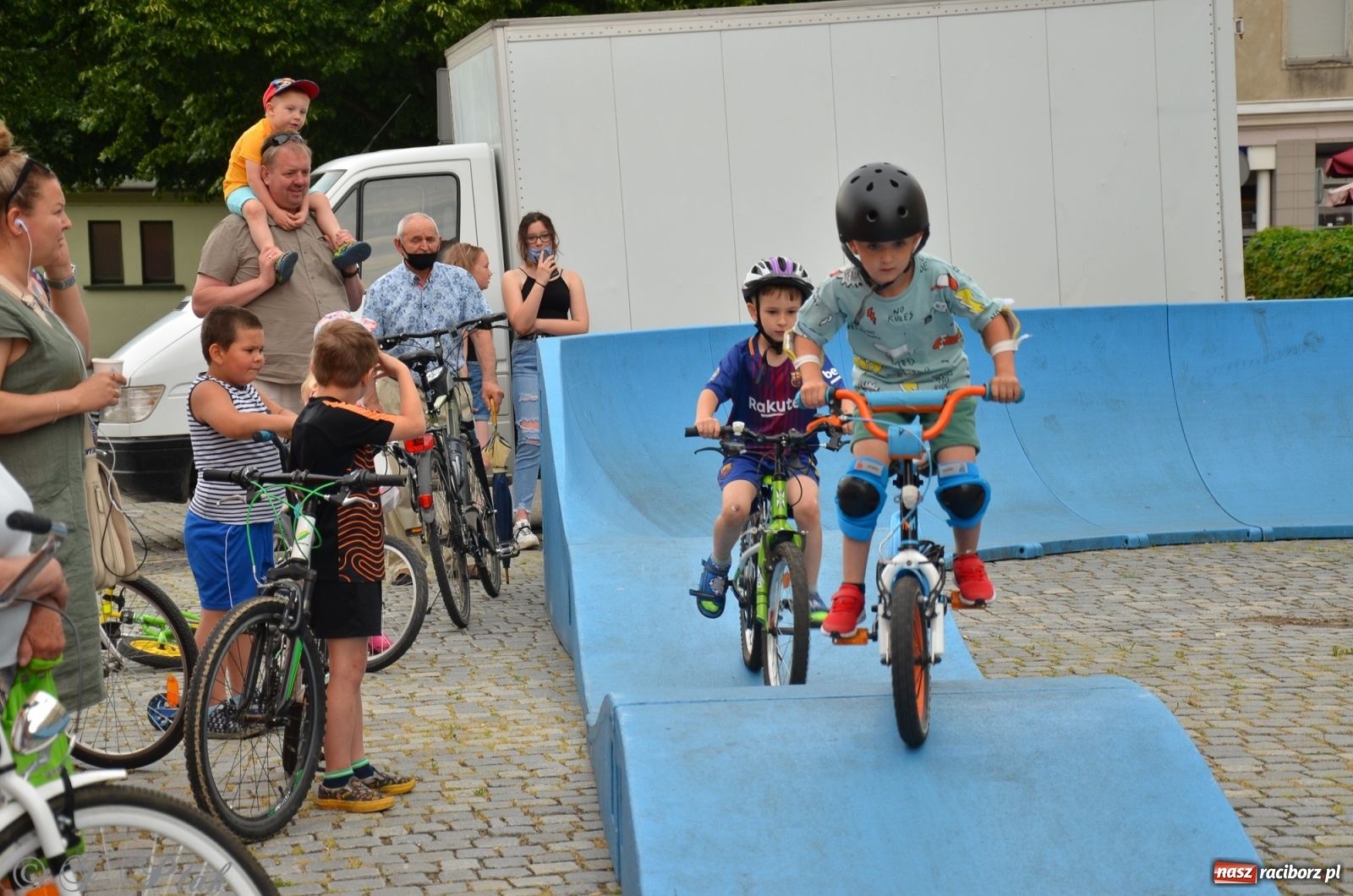 Zdjęcie w galerii na portalu naszraciborz.pl: Racibórz kocha rower. Trzecia edycja festiwalu wiadomości z regionu