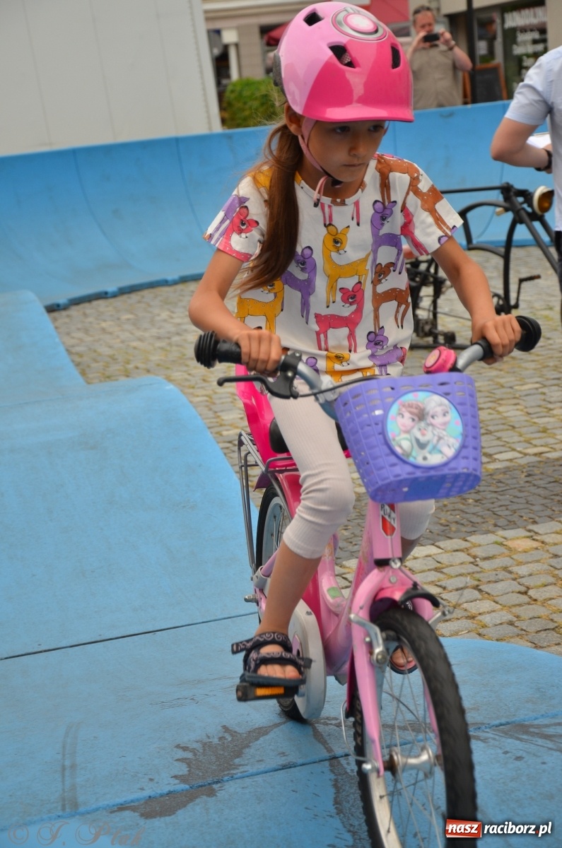 Zdjęcie w galerii na portalu naszraciborz.pl: Racibórz kocha rower. Trzecia edycja festiwalu wiadomości z regionu