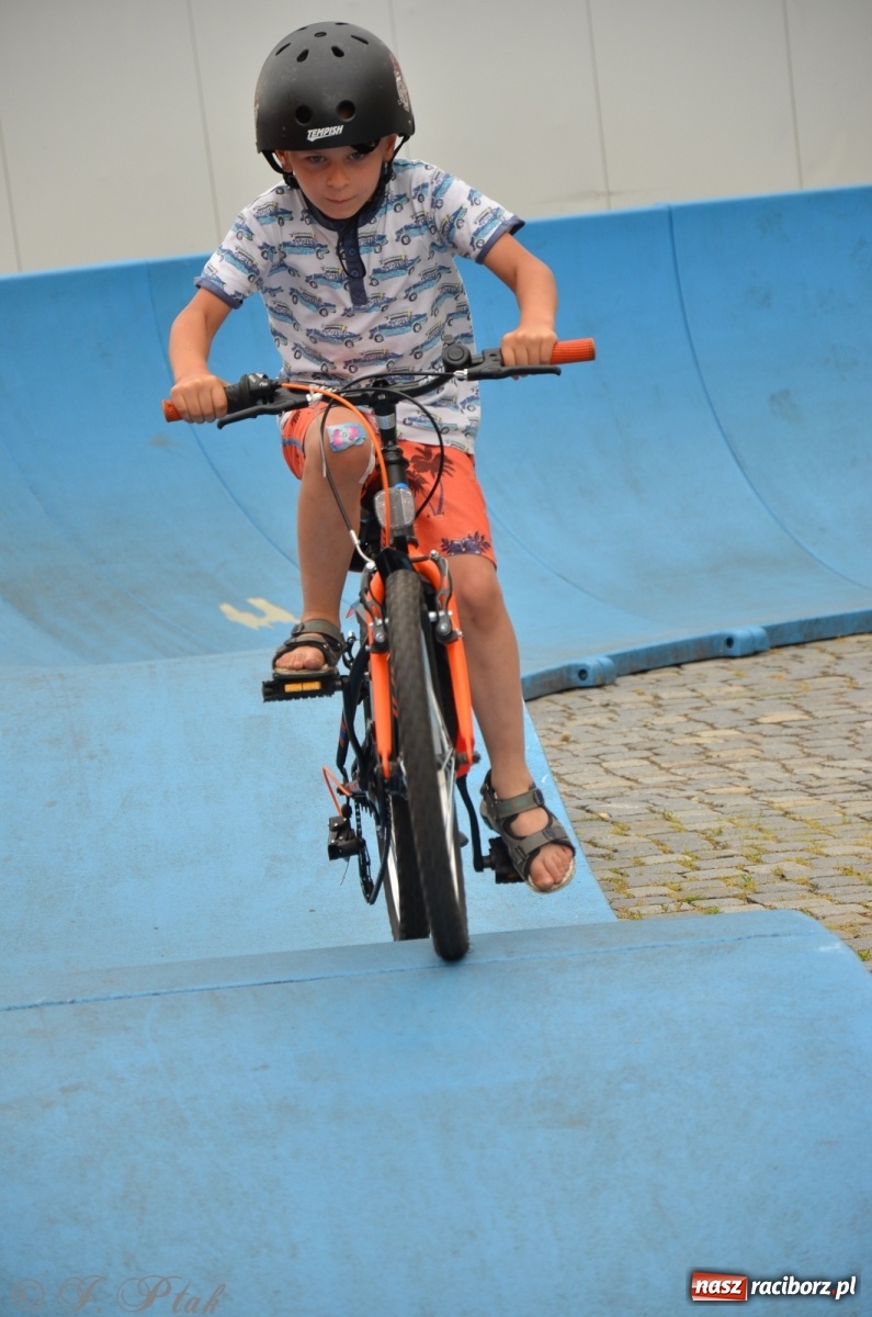 Zdjęcie w galerii na portalu naszraciborz.pl: Racibórz kocha rower. Trzecia edycja festiwalu wiadomości z regionu