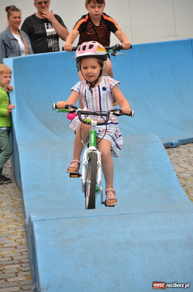 Zdjęcie w galerii na portalu naszraciborz.pl: Racibórz kocha rower. Trzecia edycja festiwalu wiadomości z regionu