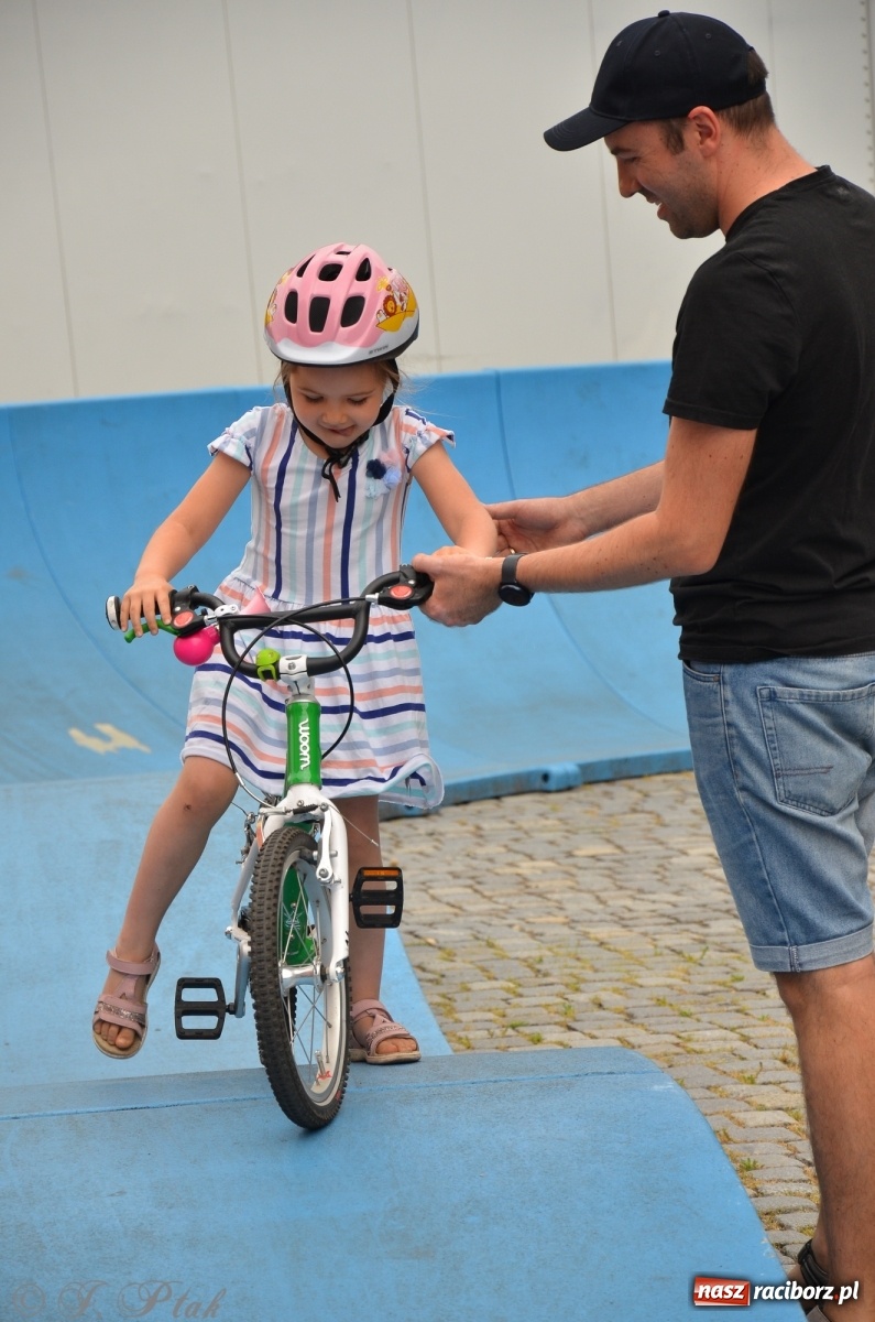 Zdjęcie w galerii na portalu naszraciborz.pl: Racibórz kocha rower. Trzecia edycja festiwalu wiadomości z regionu
