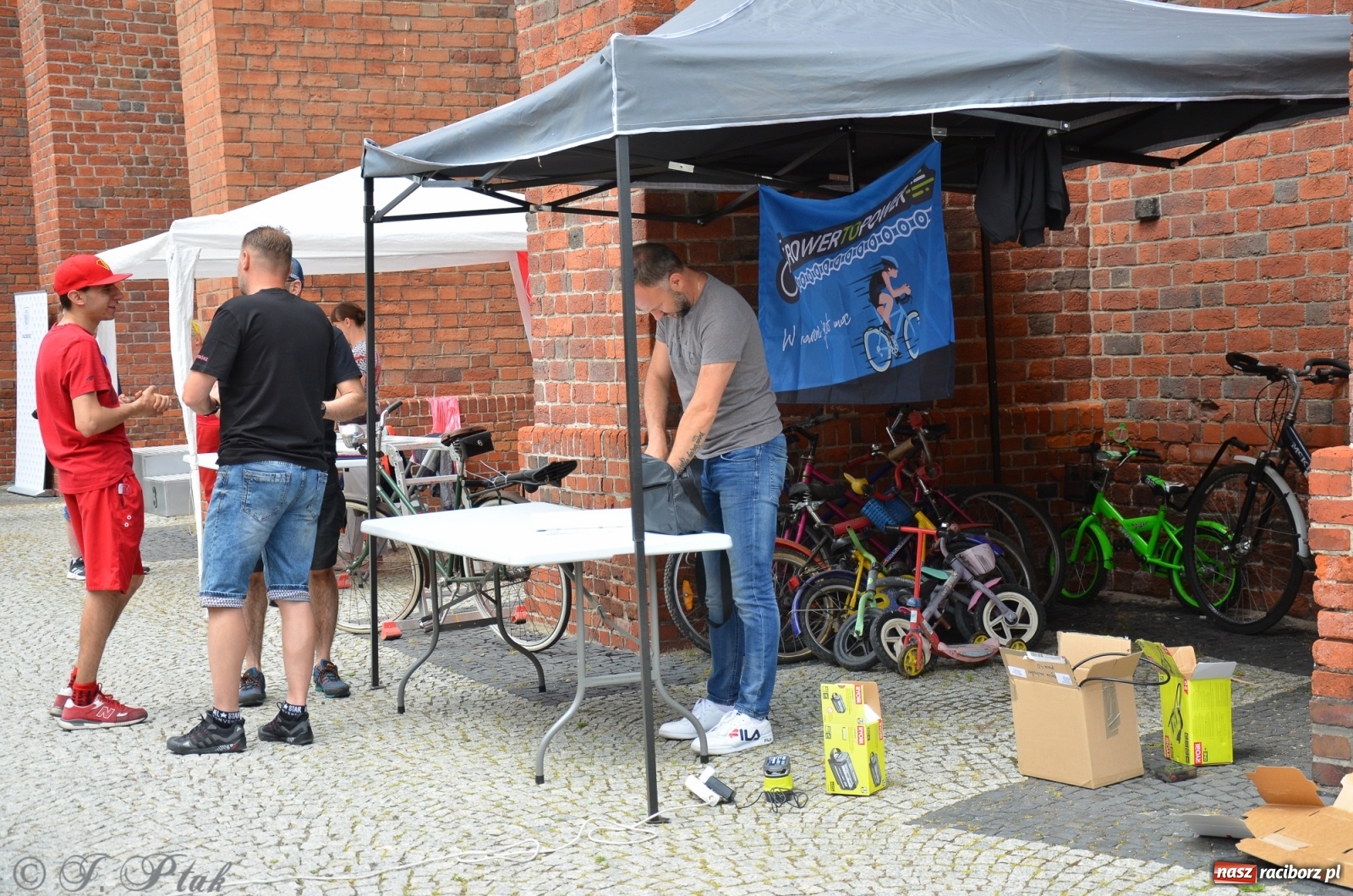 Zdjęcie w galerii na portalu naszraciborz.pl: Racibórz kocha rower. Trzecia edycja festiwalu wiadomości z regionu