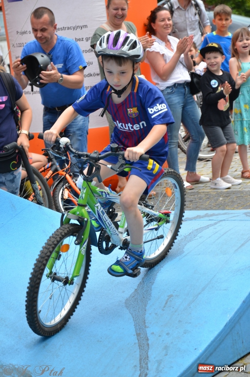 Zdjęcie w galerii na portalu naszraciborz.pl: Racibórz kocha rower. Trzecia edycja festiwalu wiadomości z regionu
