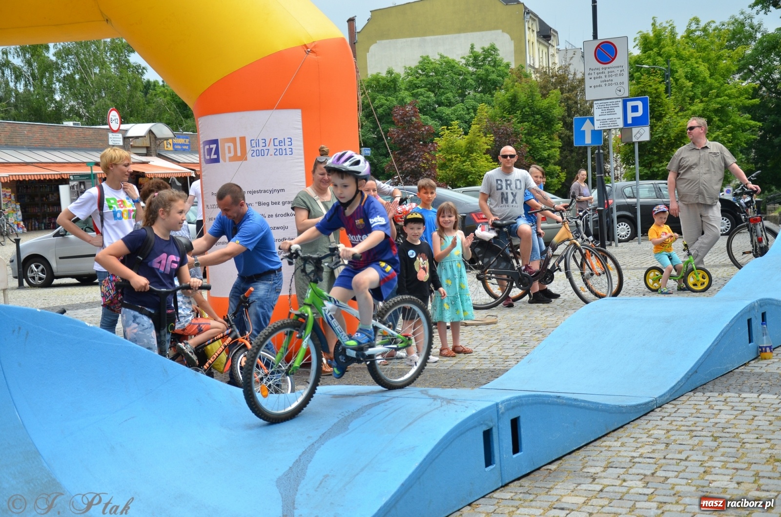 Zdjęcie w galerii na portalu naszraciborz.pl: Racibórz kocha rower. Trzecia edycja festiwalu wiadomości z regionu