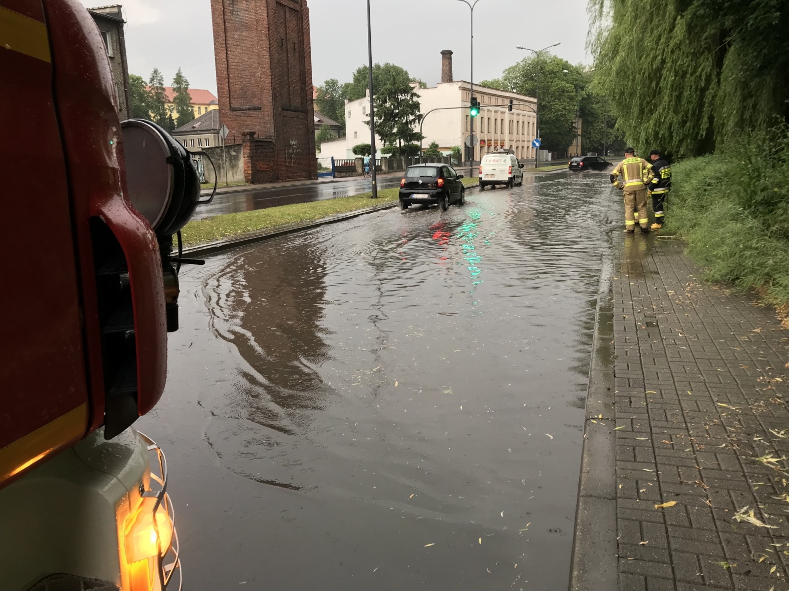 Zdjęcie w galerii na portalu naszraciborz.pl: Nawałnica nad powiatem raciborskim. Ponad dwadzieścia zastępów w akcji wiadomości z regionu