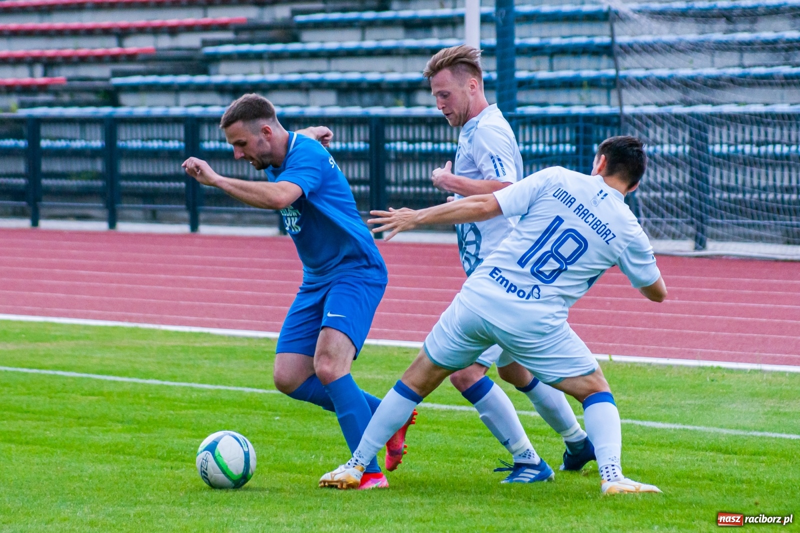 Zdjęcie w galerii na portalu naszraciborz.pl: Mury Fortecy nie powstrzymały raciborskiej Unii [FOTO] wiadomości z regionu
