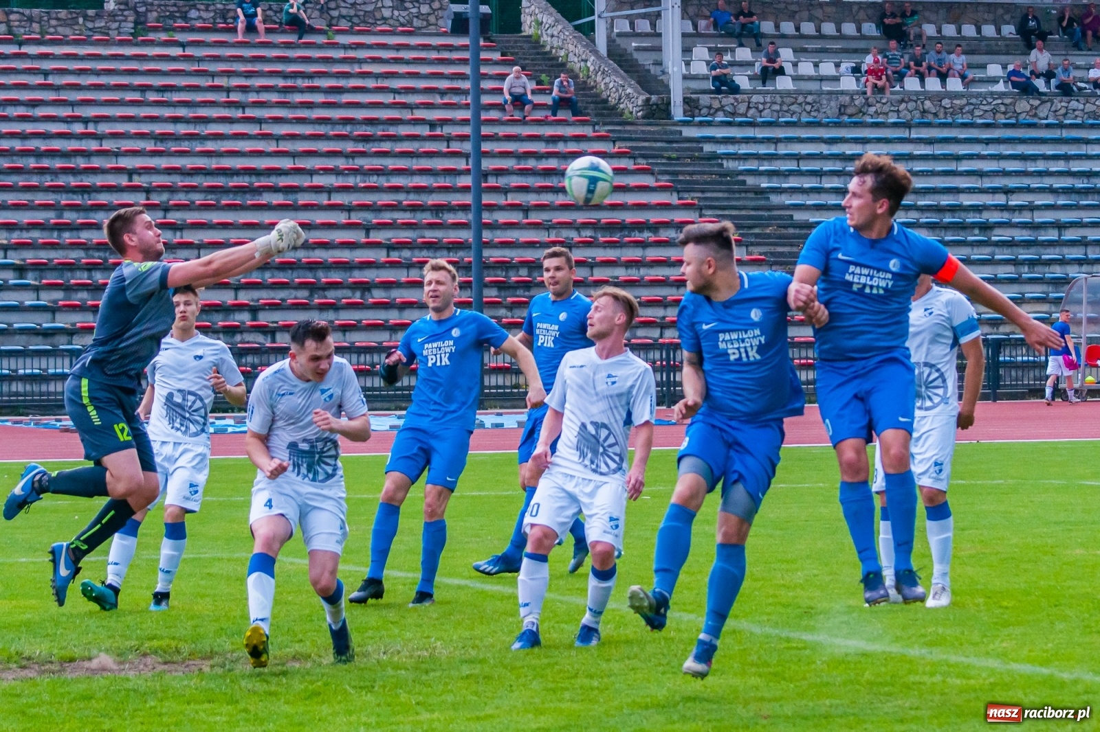 Zdjęcie w galerii na portalu naszraciborz.pl: Mury Fortecy nie powstrzymały raciborskiej Unii [FOTO] wiadomości z regionu