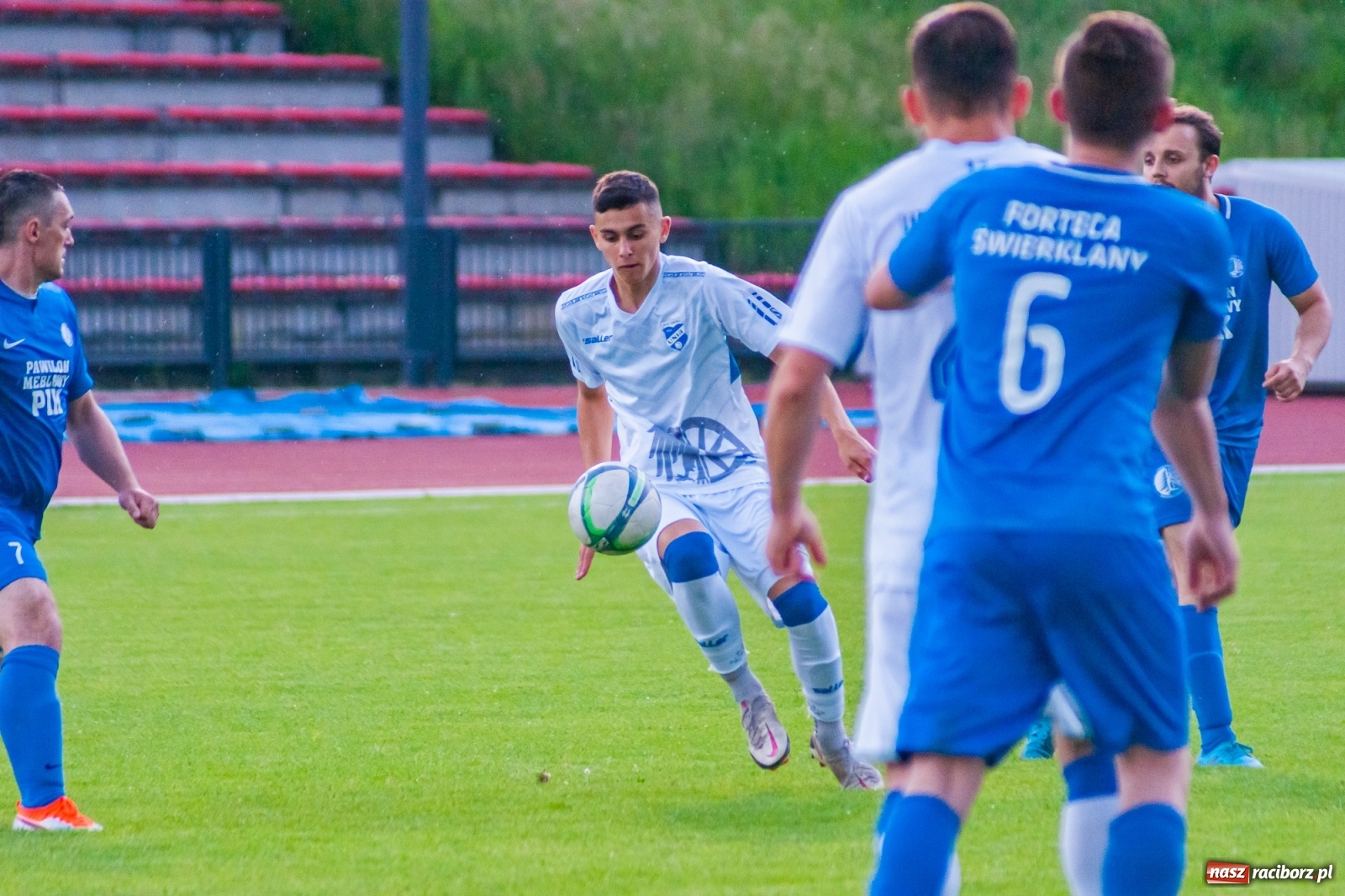 Zdjęcie w galerii na portalu naszraciborz.pl: Mury Fortecy nie powstrzymały raciborskiej Unii [FOTO] wiadomości z regionu