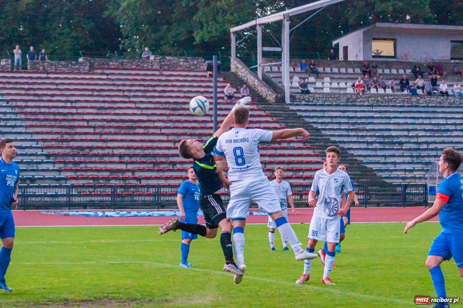 Zdjęcie w galerii na portalu naszraciborz.pl: Mury Fortecy nie powstrzymały raciborskiej Unii [FOTO] wiadomości z regionu