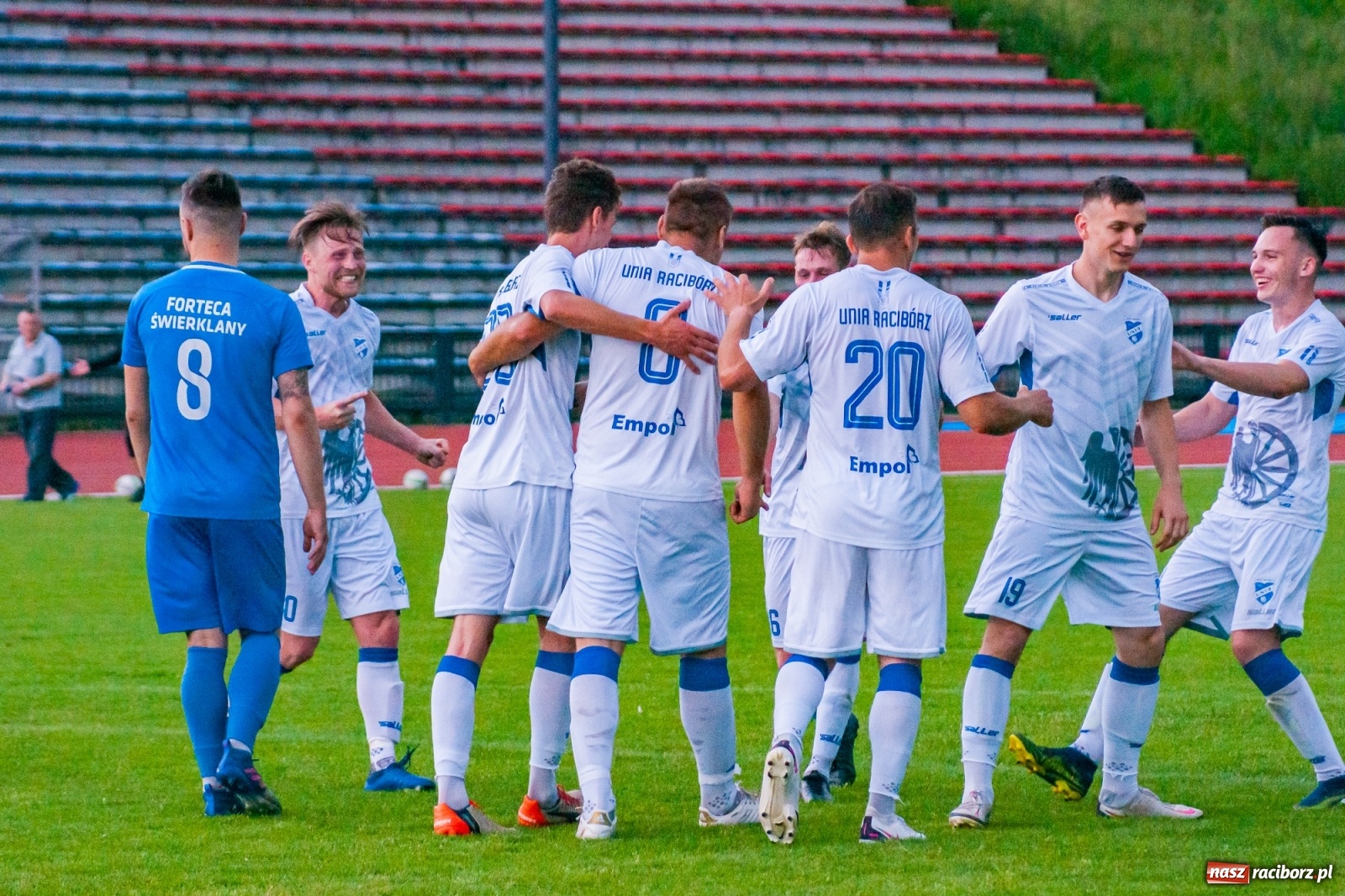 Zdjęcie w galerii na portalu naszraciborz.pl: Mury Fortecy nie powstrzymały raciborskiej Unii [FOTO] wiadomości z regionu
