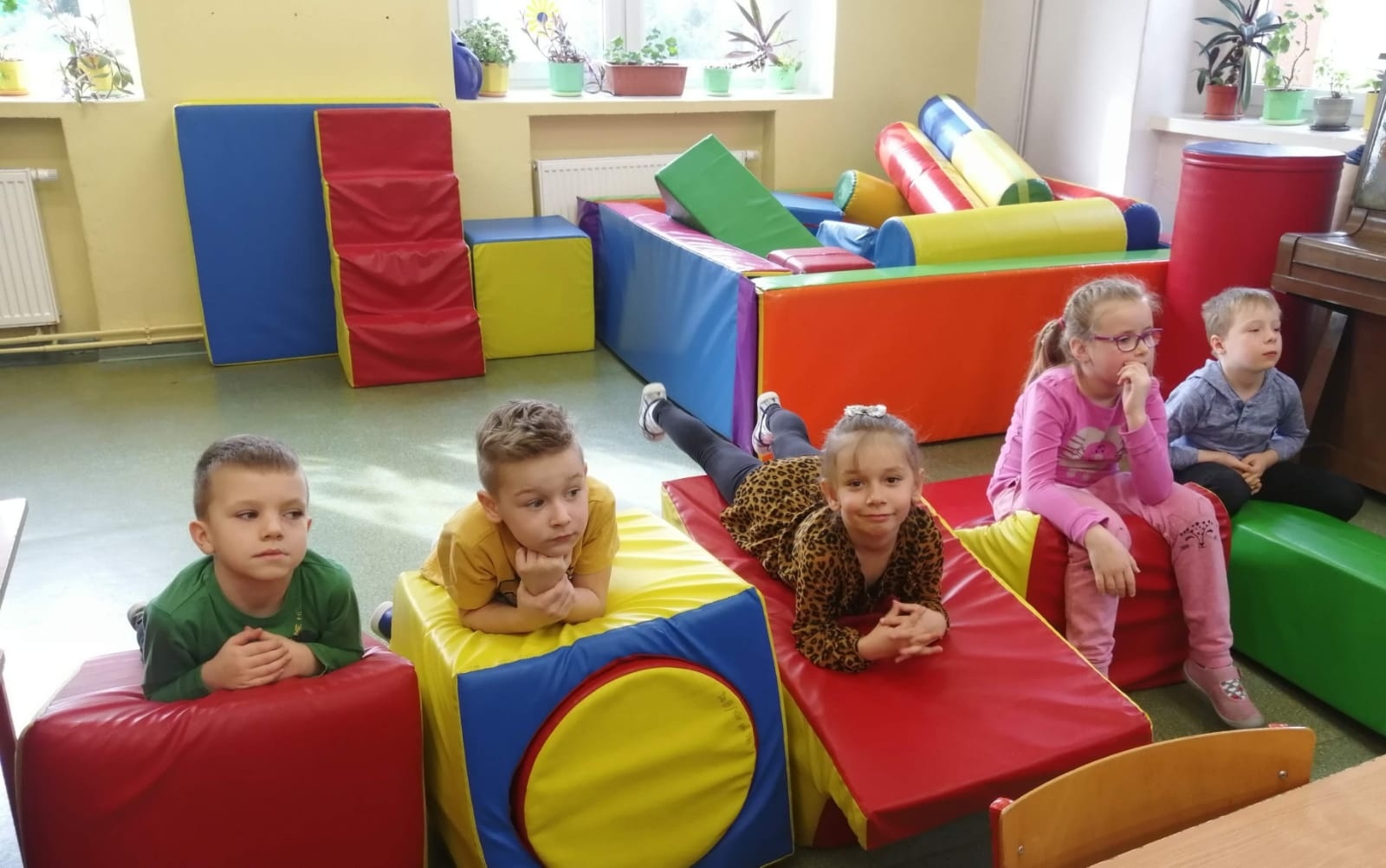 Zdjęcie w galerii na portalu naszraciborz.pl: Szkoła Podstawowa z Oddziałami Integracyjnymi w Brzeźnicy ma MegaMisję! wiadomości z regionu