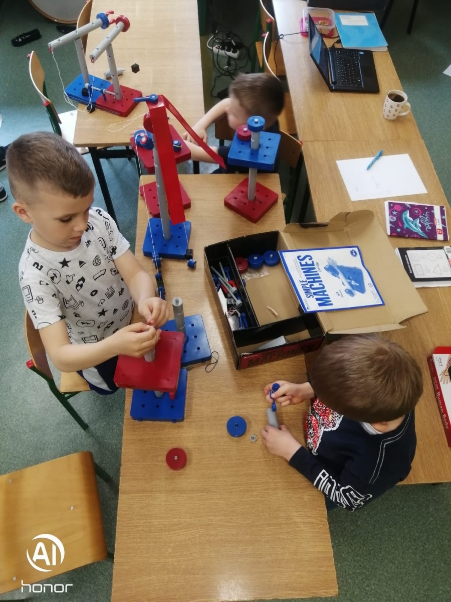 Zdjęcie w galerii na portalu naszraciborz.pl: Szkoła Podstawowa z Oddziałami Integracyjnymi w Brzeźnicy ma MegaMisję! wiadomości z regionu