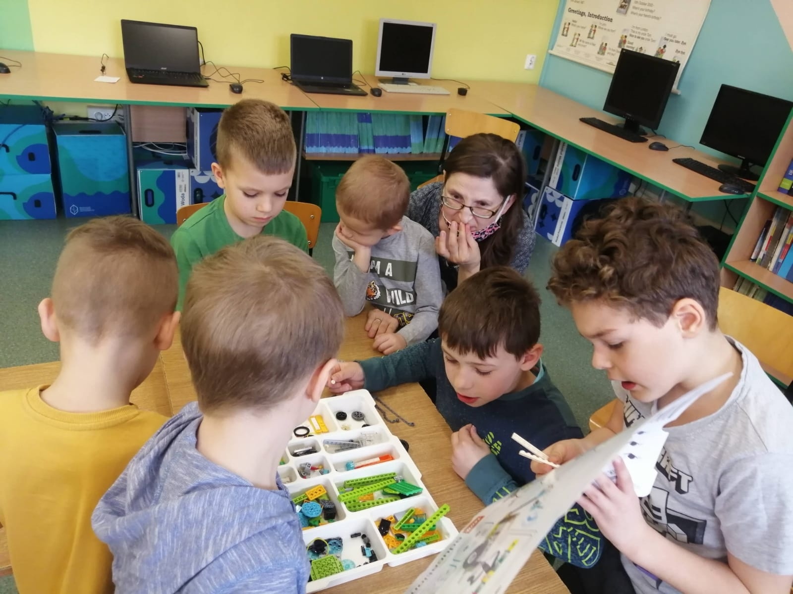 Zdjęcie w galerii na portalu naszraciborz.pl: Szkoła Podstawowa z Oddziałami Integracyjnymi w Brzeźnicy ma MegaMisję! wiadomości z regionu