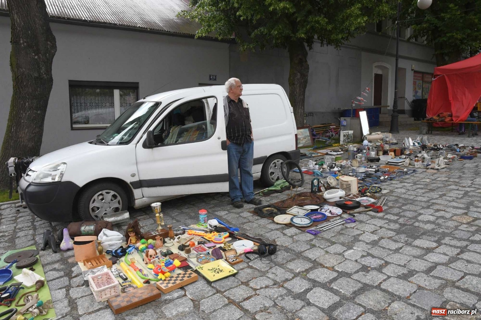 Zdjęcie w galerii na portalu naszraciborz.pl: I krzanowicki jarmark staroci. Sprzedający nie zawiedli [FOTO i WIDEO] wiadomości z regionu