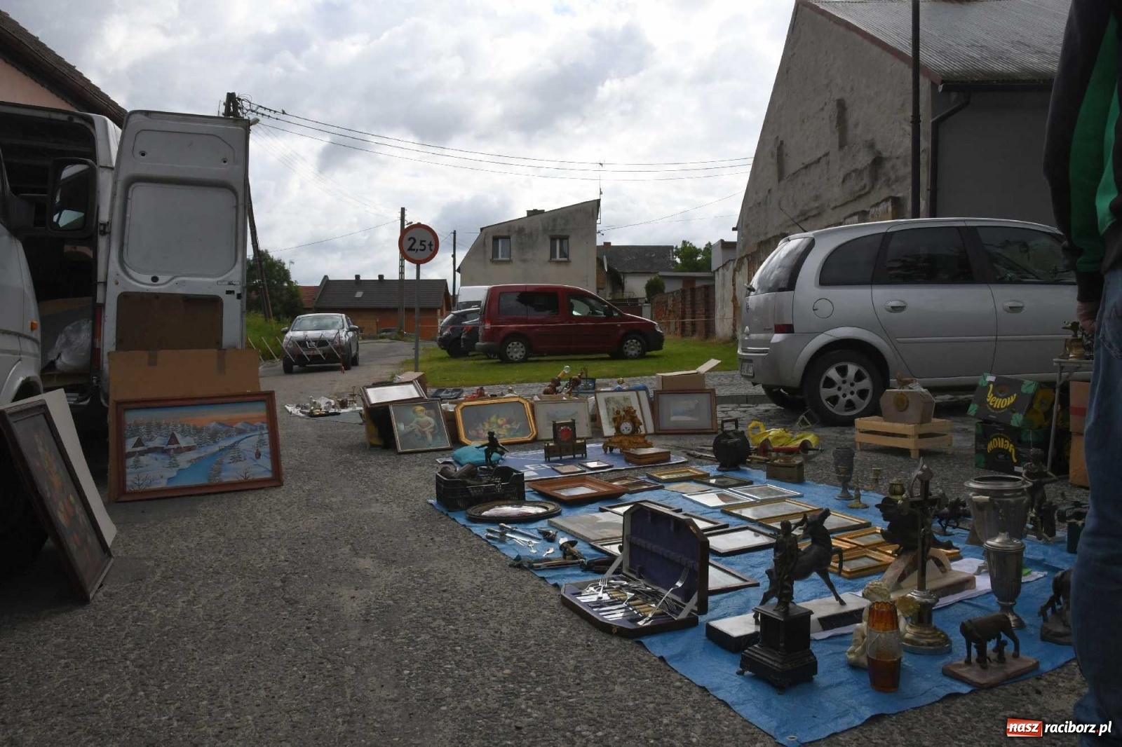 Zdjęcie w galerii na portalu naszraciborz.pl: I krzanowicki jarmark staroci. Sprzedający nie zawiedli [FOTO i WIDEO] wiadomości z regionu