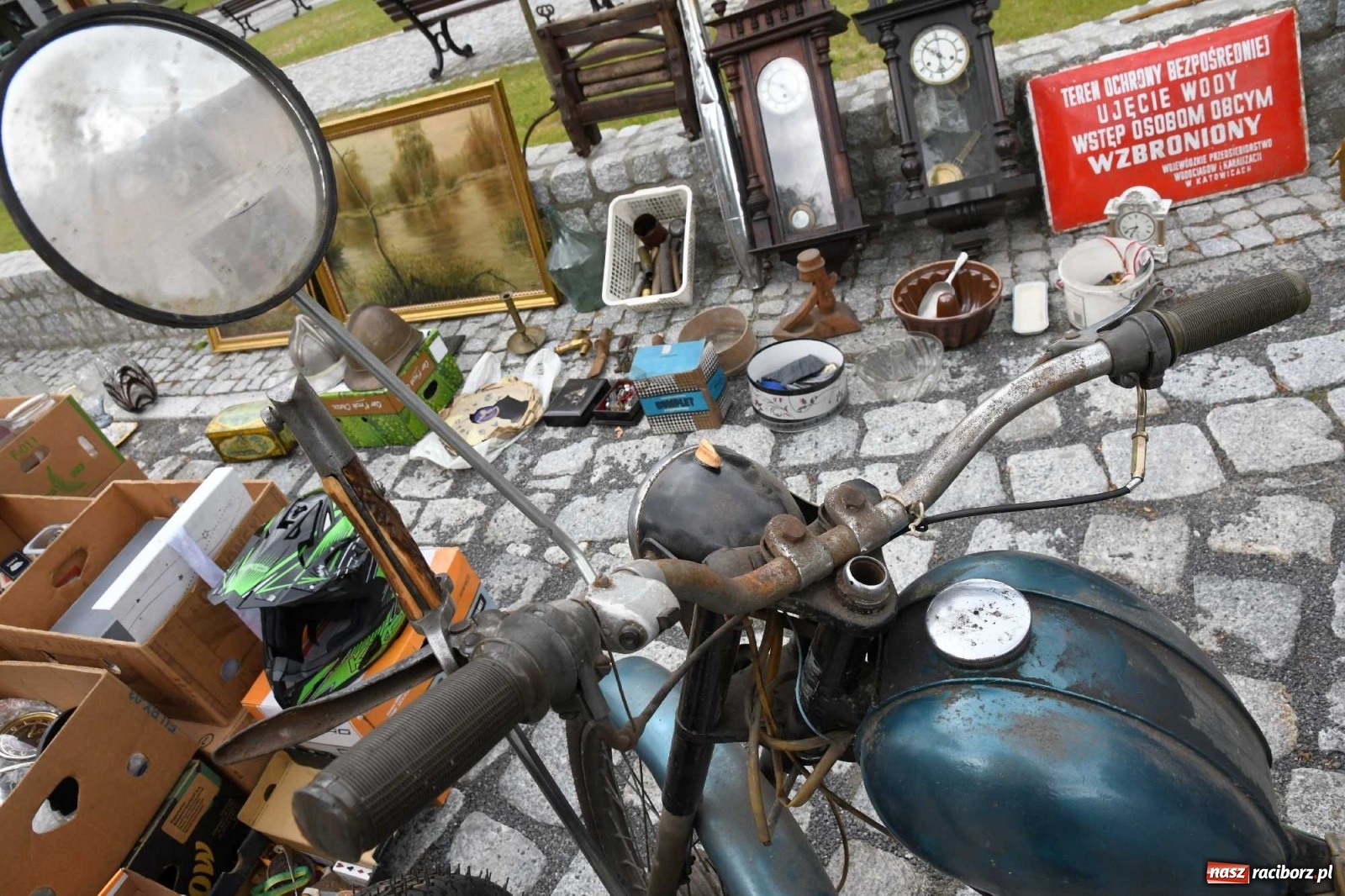 Zdjęcie w galerii na portalu naszraciborz.pl: I krzanowicki jarmark staroci. Sprzedający nie zawiedli [FOTO i WIDEO] wiadomości z regionu