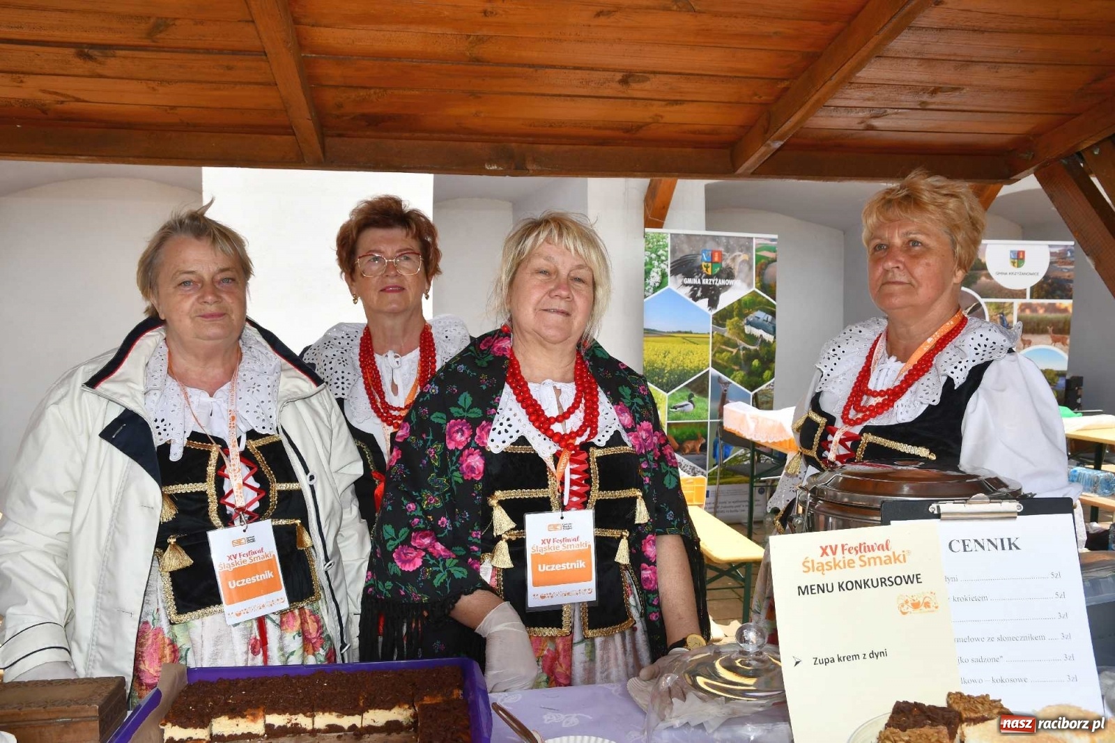 Zdjęcie w galerii na portalu naszraciborz.pl: Kulebele z modrą kapustą, czyli zamkowy dziedziniec tonie w śląskich smakach wiadomości z regionu