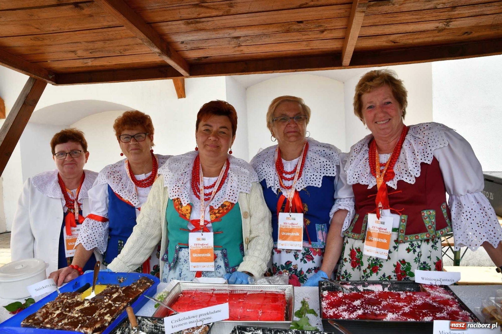 Zdjęcie w galerii na portalu naszraciborz.pl: Kulebele z modrą kapustą, czyli zamkowy dziedziniec tonie w śląskich smakach wiadomości z regionu