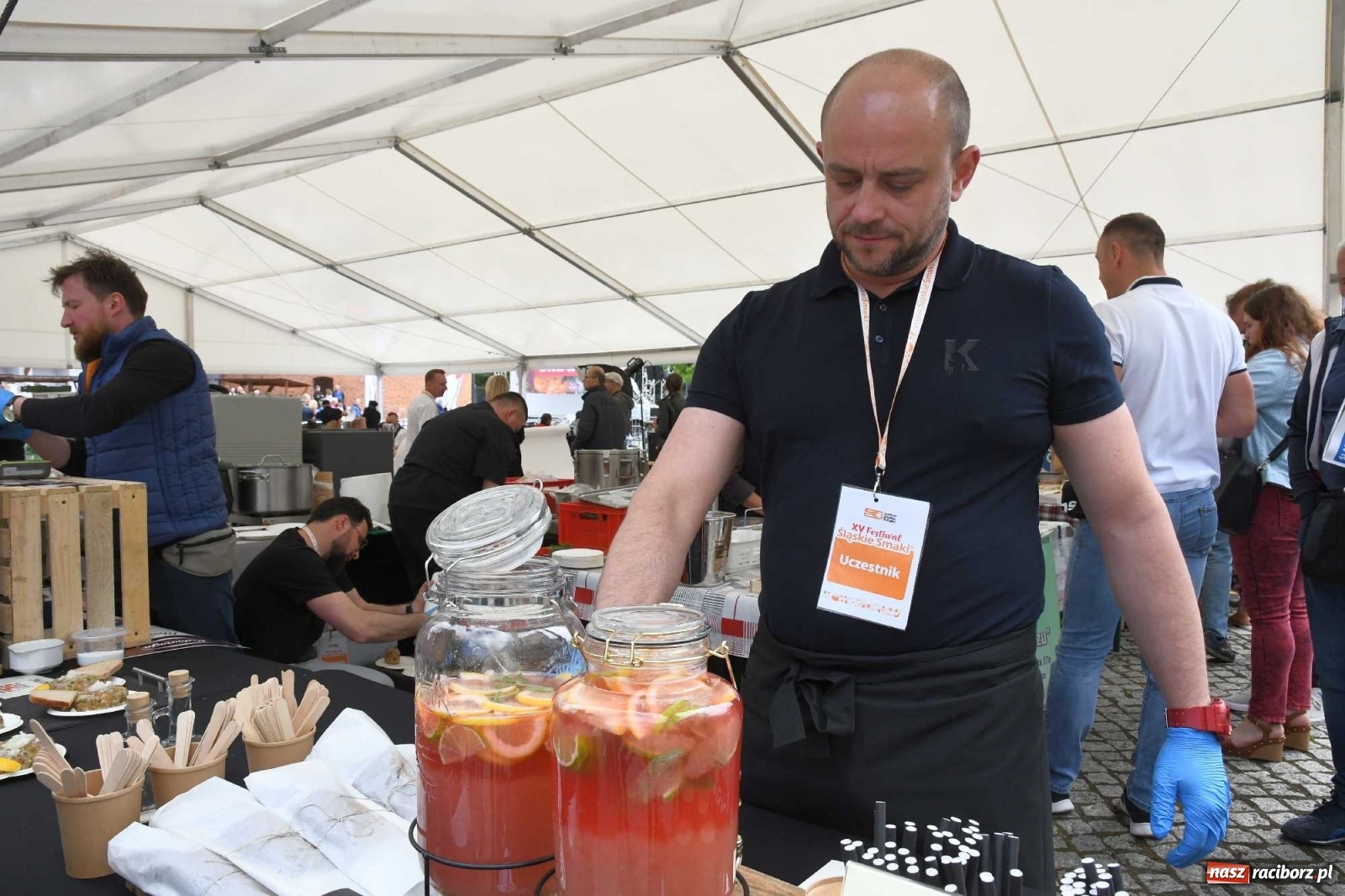 Zdjęcie w galerii na portalu naszraciborz.pl: Kulebele z modrą kapustą, czyli zamkowy dziedziniec tonie w śląskich smakach wiadomości z regionu