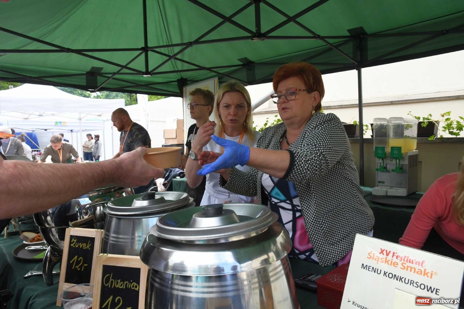 Zdjęcie w galerii na portalu naszraciborz.pl: Kulebele z modrą kapustą, czyli zamkowy dziedziniec tonie w śląskich smakach wiadomości z regionu